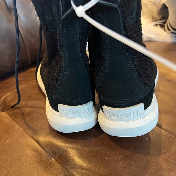 NWT Sorel Explorer II Joan Cozy Boot - Picture 4 of 7